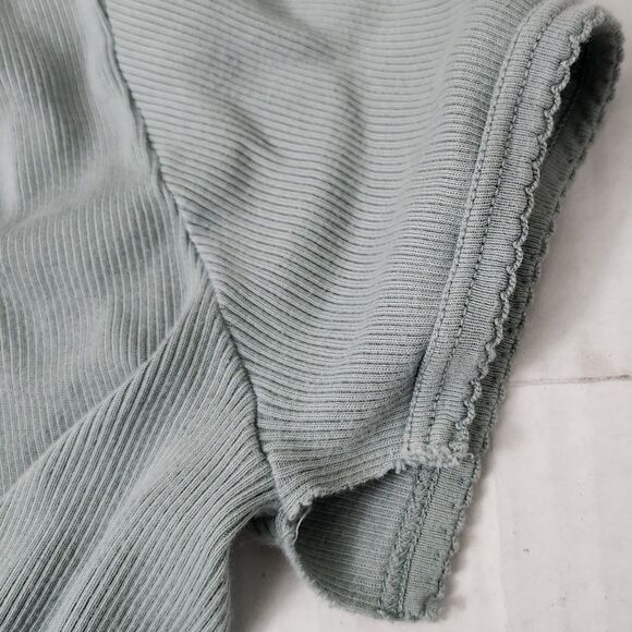 Brandy Melville Blouse One Size Green Paige Baby Ruffle Button Up Tee Crop Top - Picture 8 of 8